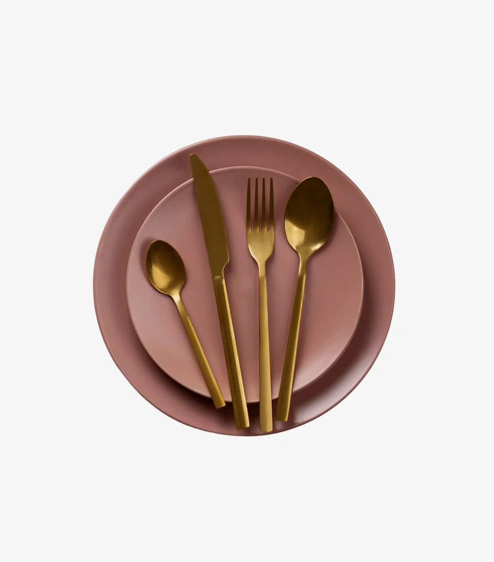 Modern Ceramic Plates With Classic Appeal